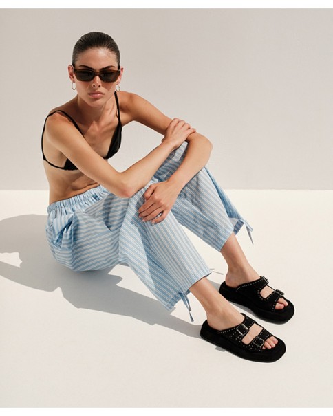 Esiot - Kaspakas Slides Esiot - Kaspakas Slides